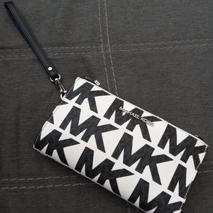 Michael Kors Wristlet Wallet Monogram